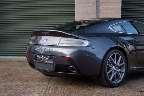 Aston Martin Vantage V8 - Large 38