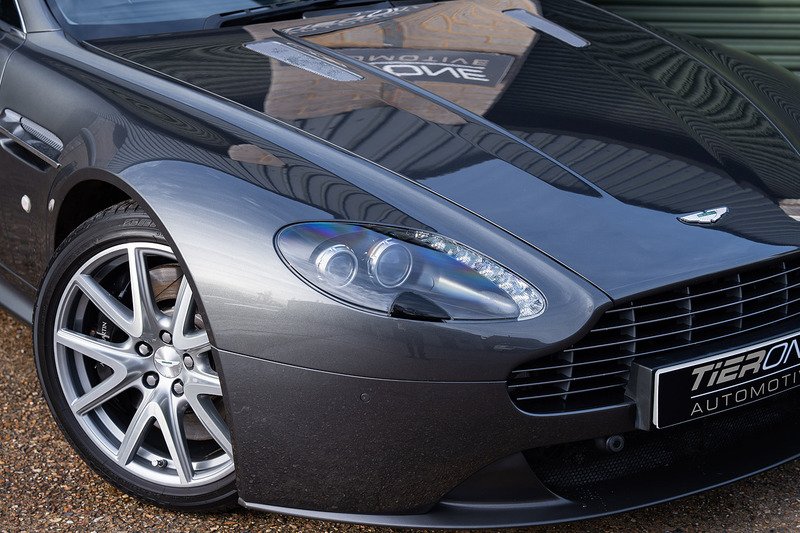 Aston Martin Vantage V8 - Large 18