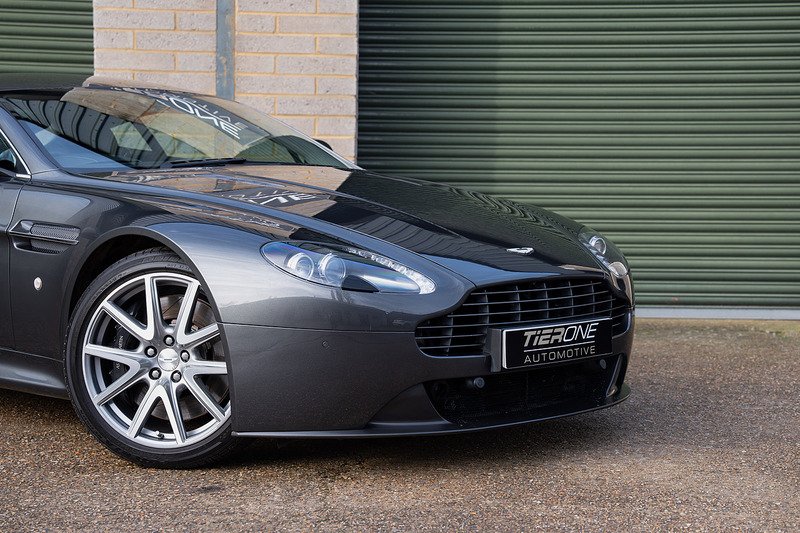 Aston Martin Vantage V8 - Large 34
