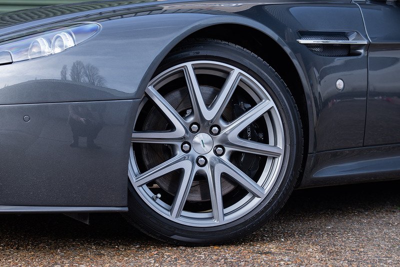 Aston Martin Vantage V8 - Large 6