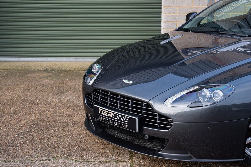 Aston Martin Vantage V8 - Large 32