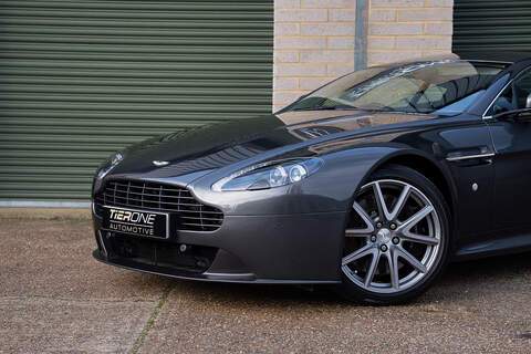 Aston Martin Vantage V8 - Large 39