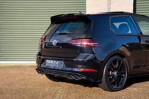 Volkswagen Golf R - Large 29