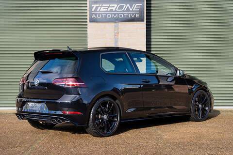 Volkswagen Golf R - Large 1