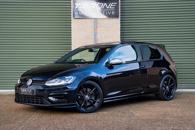 Volkswagen Golf R - Large 0