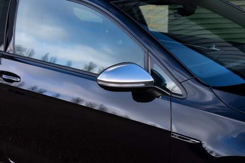 Volkswagen Golf R - Large 24