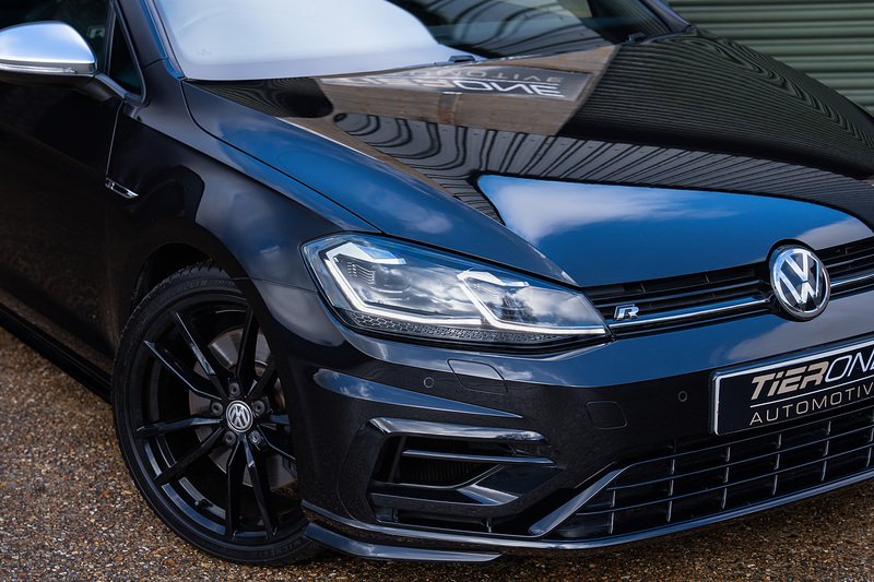 Volkswagen Golf R - Large 22