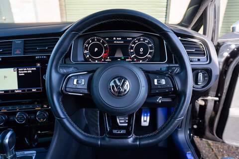 Volkswagen Golf R - Large 12