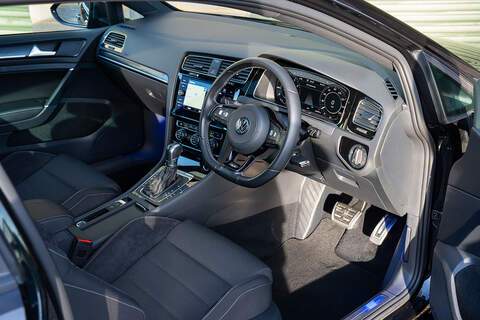 Volkswagen Golf R - Large 10