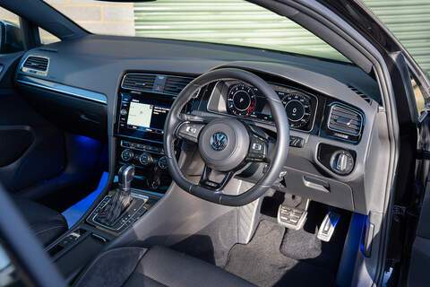 Volkswagen Golf R - Large 26