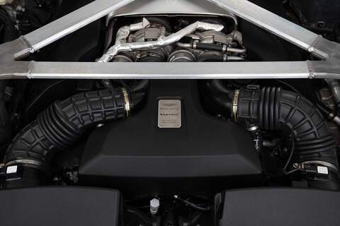 Aston Martin Vantage V8 - Large 51