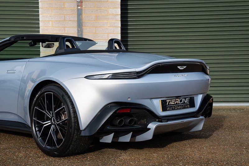 Aston Martin Vantage V8 - Large 41