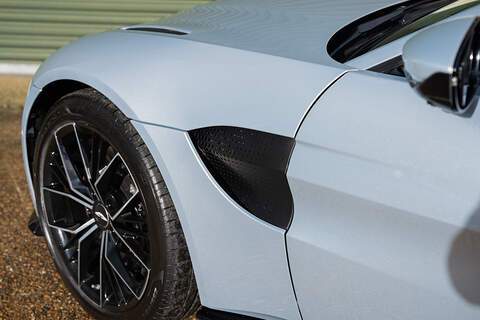 Aston Martin Vantage V8 - Large 27