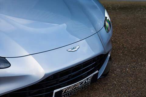 Aston Martin Vantage V8 - Large 25