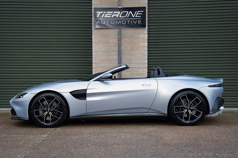 Aston Martin Vantage V8 - Large 43