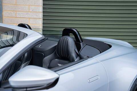 Aston Martin Vantage V8 - Large 42