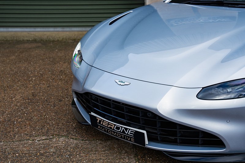 Aston Martin Vantage V8 - Large 44