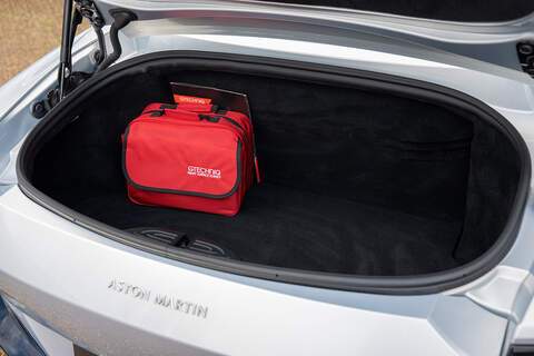 Aston Martin Vantage V8 - Large 49