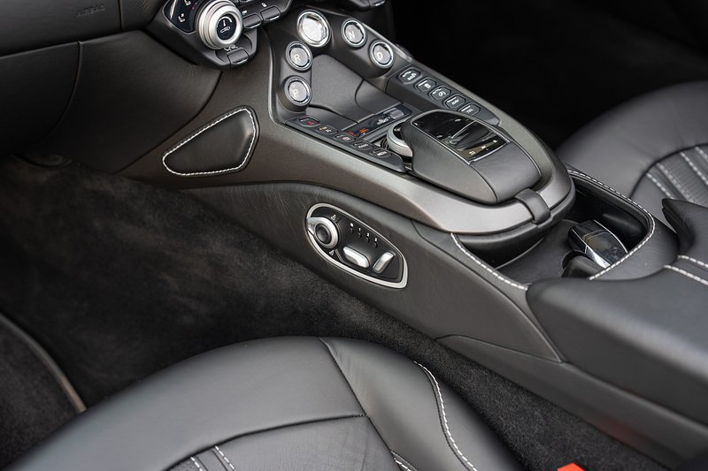 Aston Martin Vantage V8 - Large 20