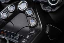 Aston Martin Vantage V8 - U819