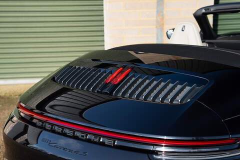 Porsche 911 T 992 Carrera 4S - Large 44