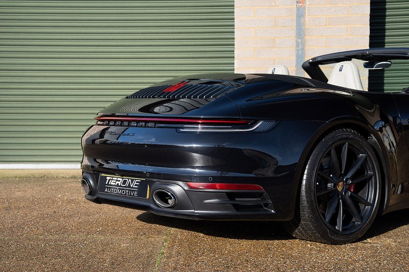 Porsche 911 T 992 Carrera 4S - Large 40