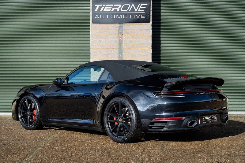 Porsche 911 T 992 Carrera 4S - Large 8