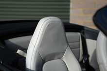 Porsche 911 T 992 Carrera 4S - U822