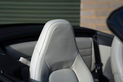 Porsche 911 T 992 Carrera 4S - Large 12