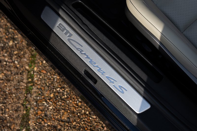 Porsche 911 T 992 Carrera 4S - Large 28