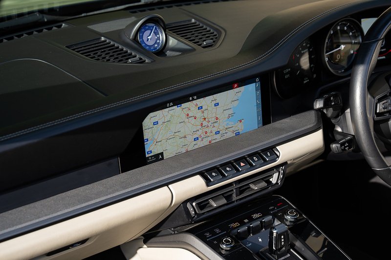 Porsche 911 T 992 Carrera 4S - Large 33