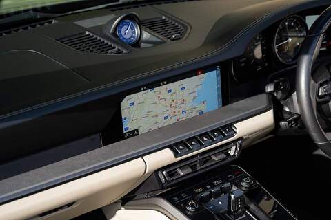 Porsche 911 T 992 Carrera 4S - Large 33