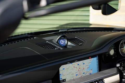 Porsche 911 T 992 Carrera 4S - Large 13