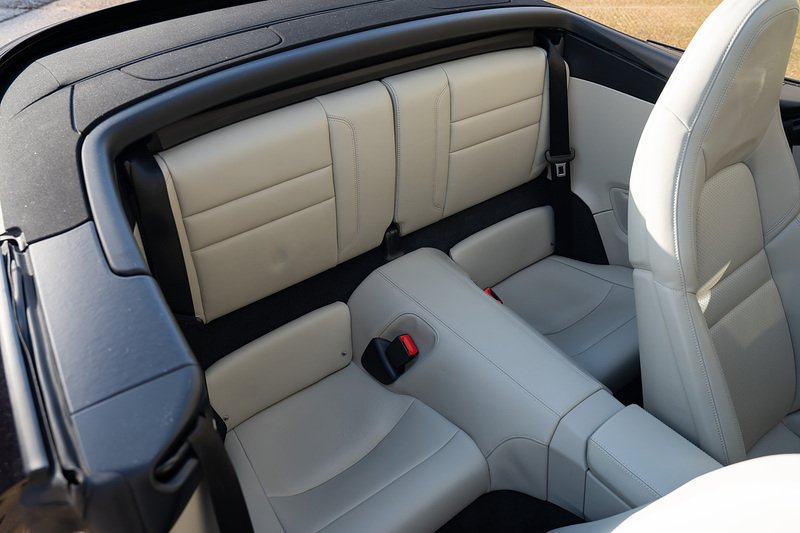 Porsche 911 T 992 Carrera 4S - Large 38