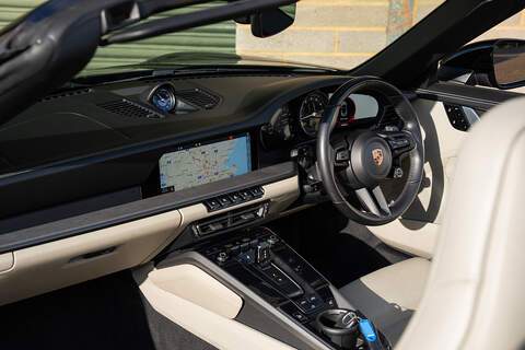 Porsche 911 T 992 Carrera 4S - Large 4