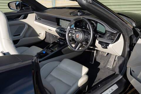 Porsche 911 T 992 Carrera 4S - Large 10