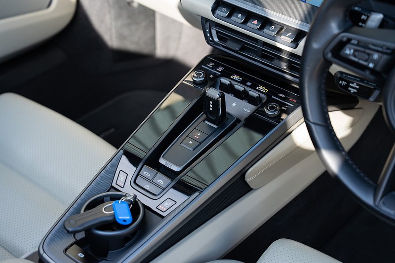 Porsche 911 T 992 Carrera 4S - Large 29