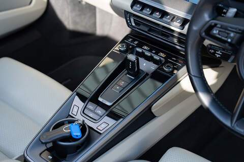 Porsche 911 T 992 Carrera 4S - Large 29