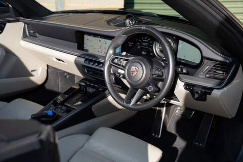 Porsche 911 T 992 Carrera 4S - Large 15