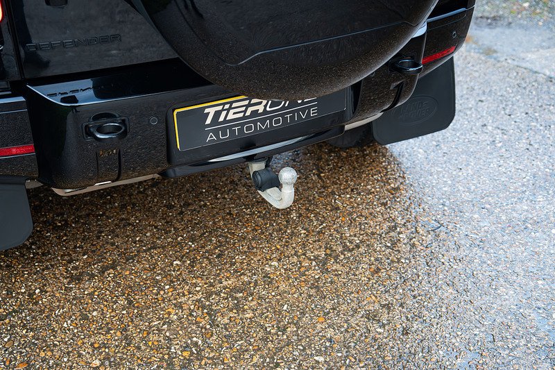 Land Rover Defender 110 D250 MHEV X-Dynamic SE - Large 6