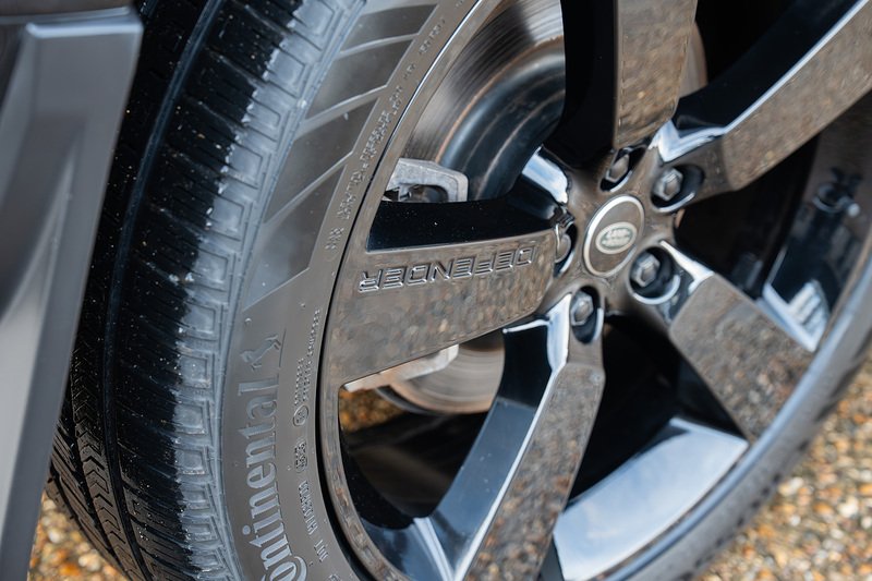 Land Rover Defender 110 D250 MHEV X-Dynamic SE - Large 22