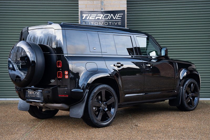 Land Rover Defender 110 D250 MHEV X-Dynamic SE - Large 1