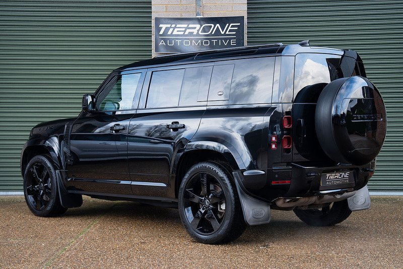 Land Rover Defender 110 D250 MHEV X-Dynamic SE - Large 8