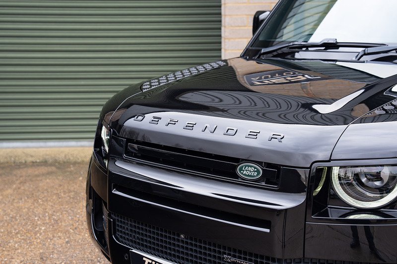 Land Rover Defender 110 D250 MHEV X-Dynamic SE - Large 19