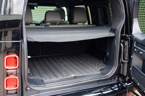 Land Rover Defender 110 D250 MHEV X-Dynamic SE - Large 36