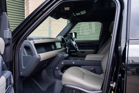 Land Rover Defender 110 D250 MHEV X-Dynamic SE - Large 3