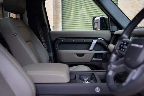 Land Rover Defender 110 D250 MHEV X-Dynamic SE - Large 17