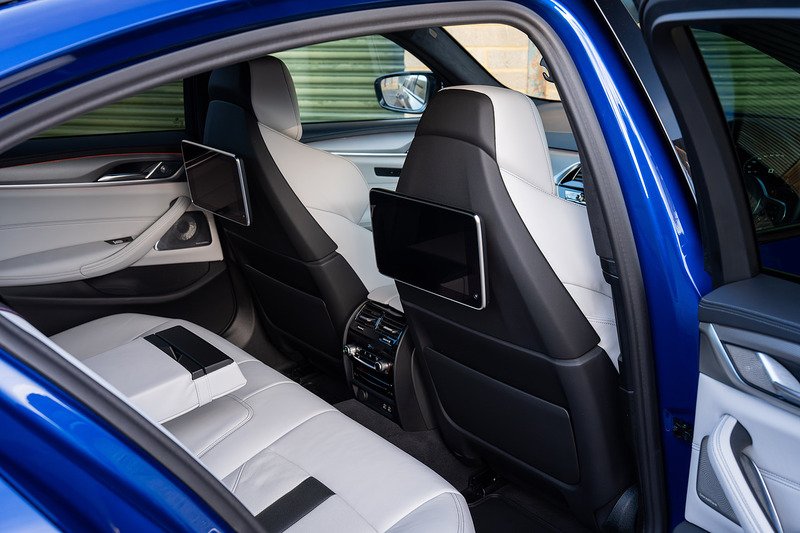 BMW M5 i V8 Competition - Large 49