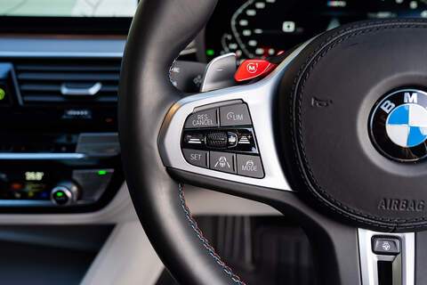 BMW M5 i V8 Competition - Large 21