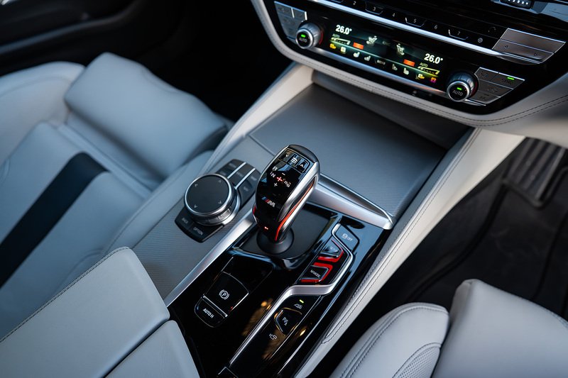 BMW M5 i V8 Competition - Large 43